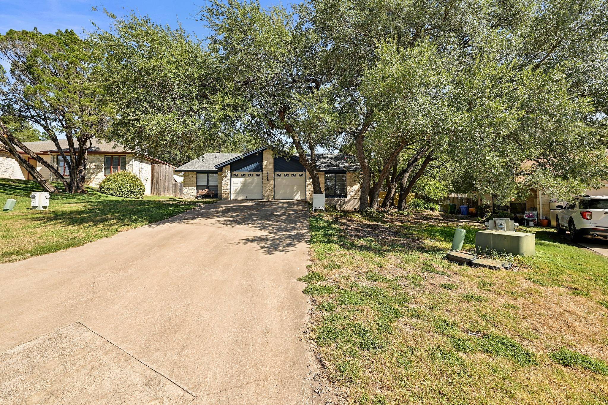 275 Mooring CIR #B, Lakeway, TX 78734