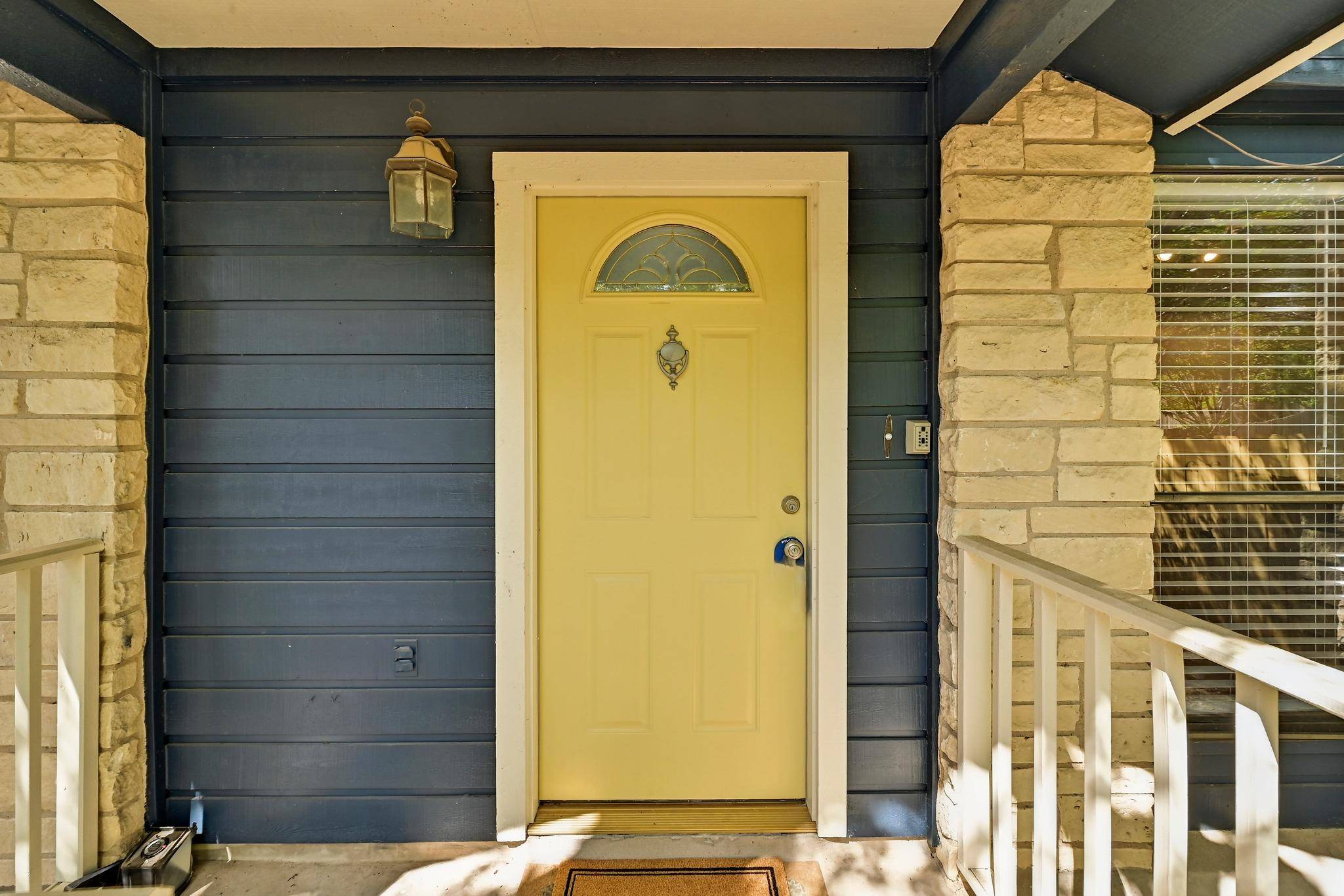 275 Mooring CIR #B, Lakeway, TX 78734