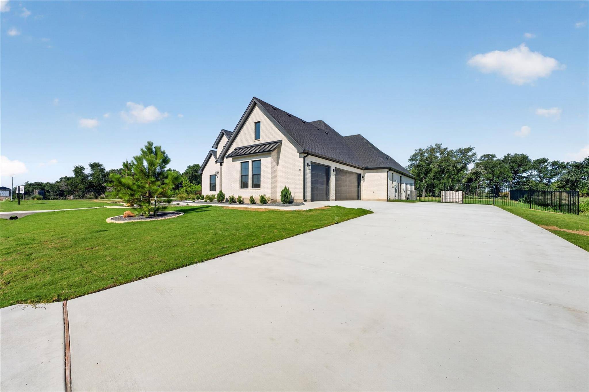101 Lakeview CT, Belton, TX 76513