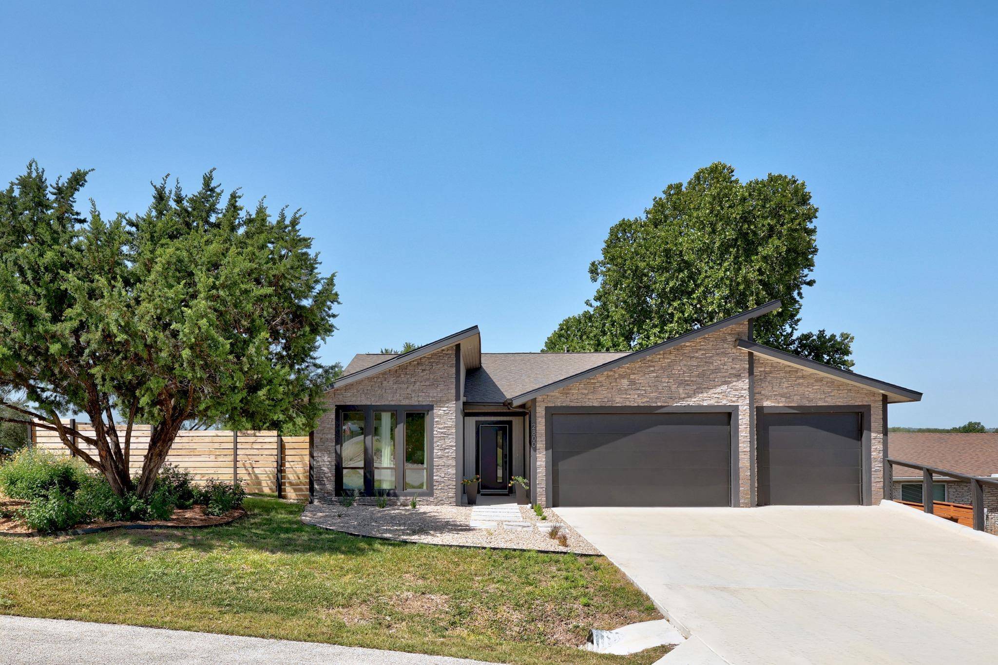 2800 Douglas CV, Lago Vista, TX 78645