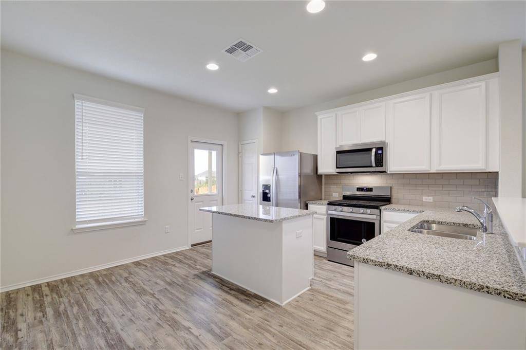 434 Eves Necklace DR, Buda, TX 78610
