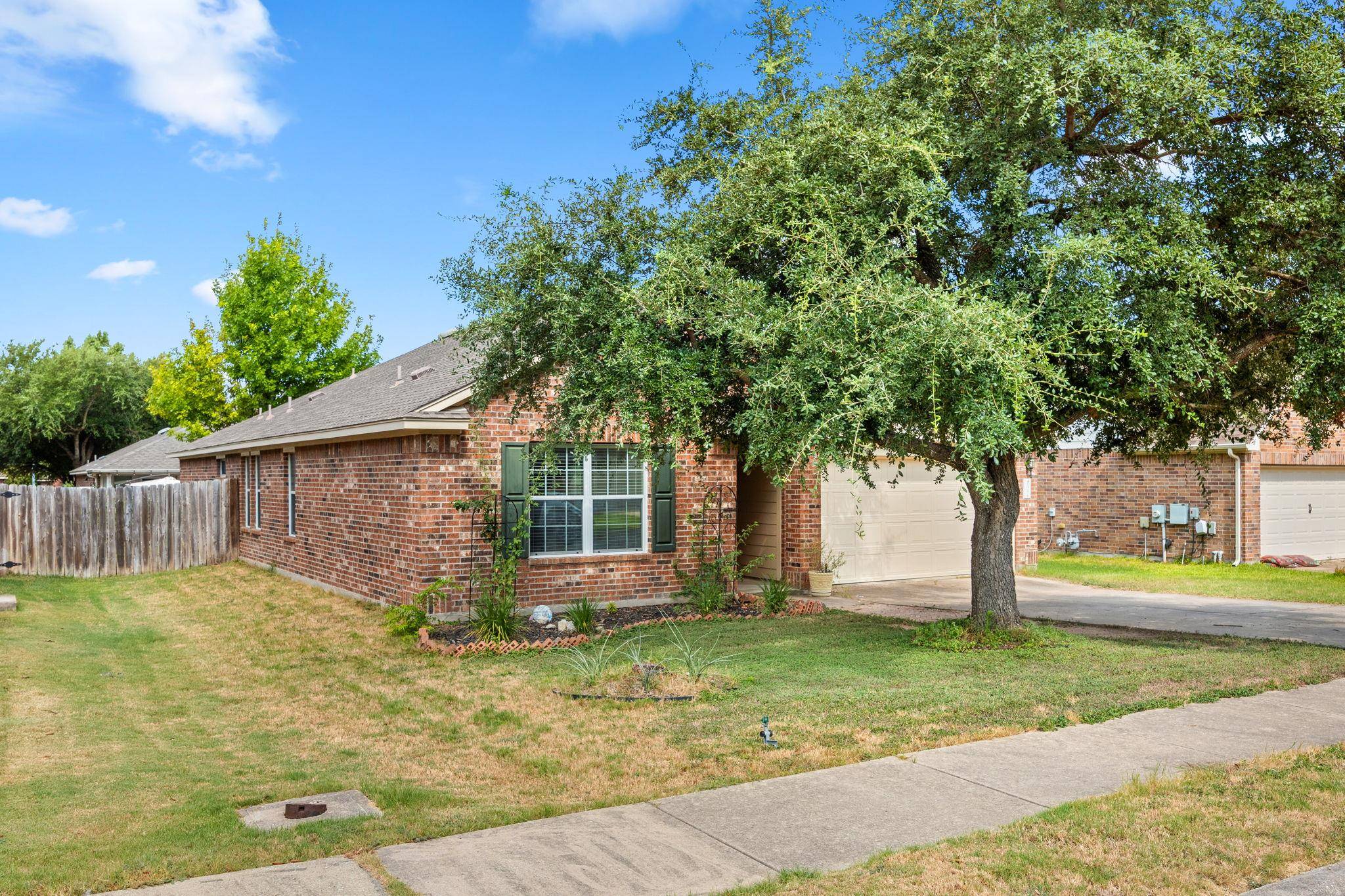 135 Justin Leonard DR, Round Rock, TX 78664