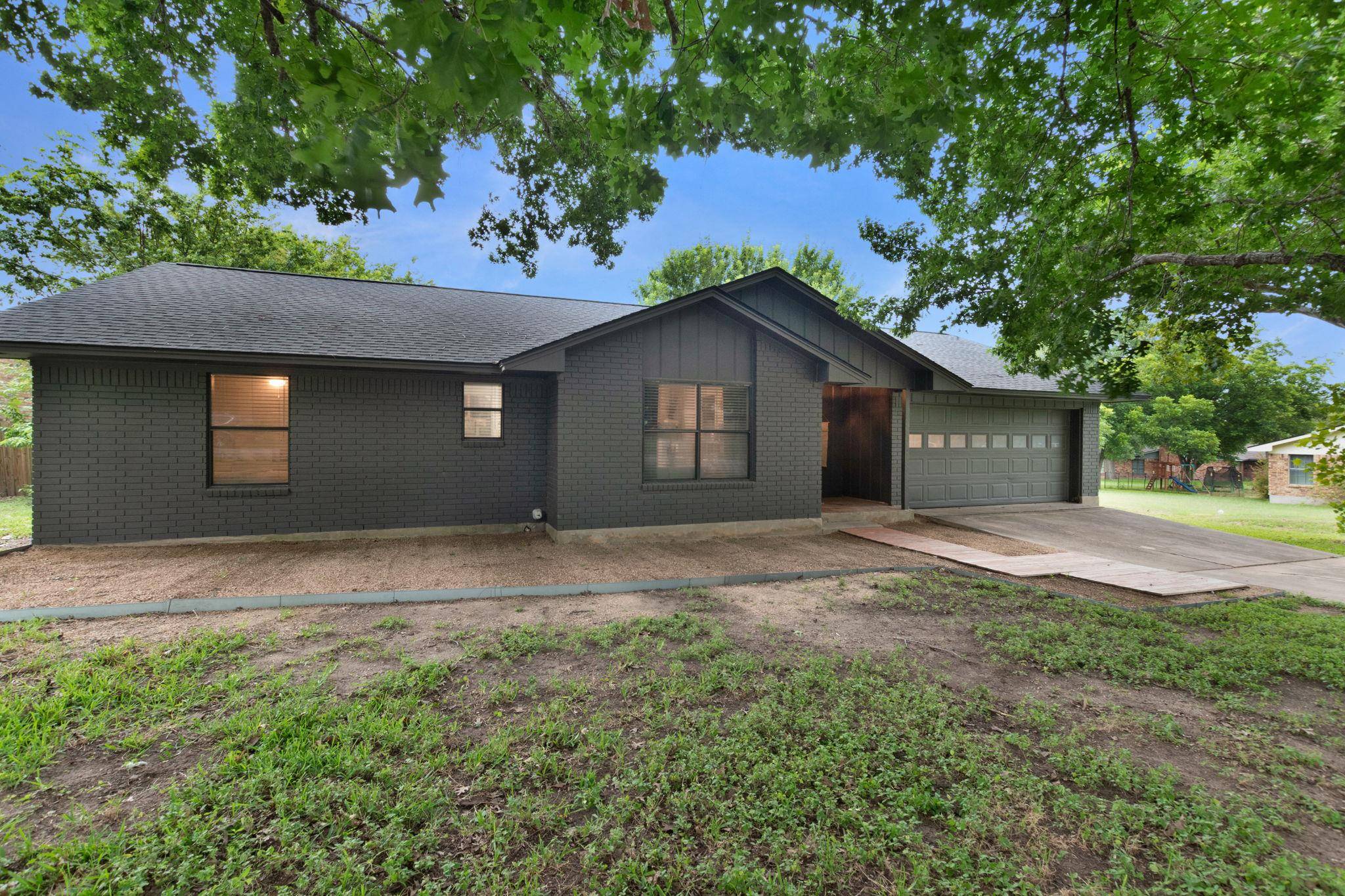 1501 Wofford DR, Burnet, TX 78611