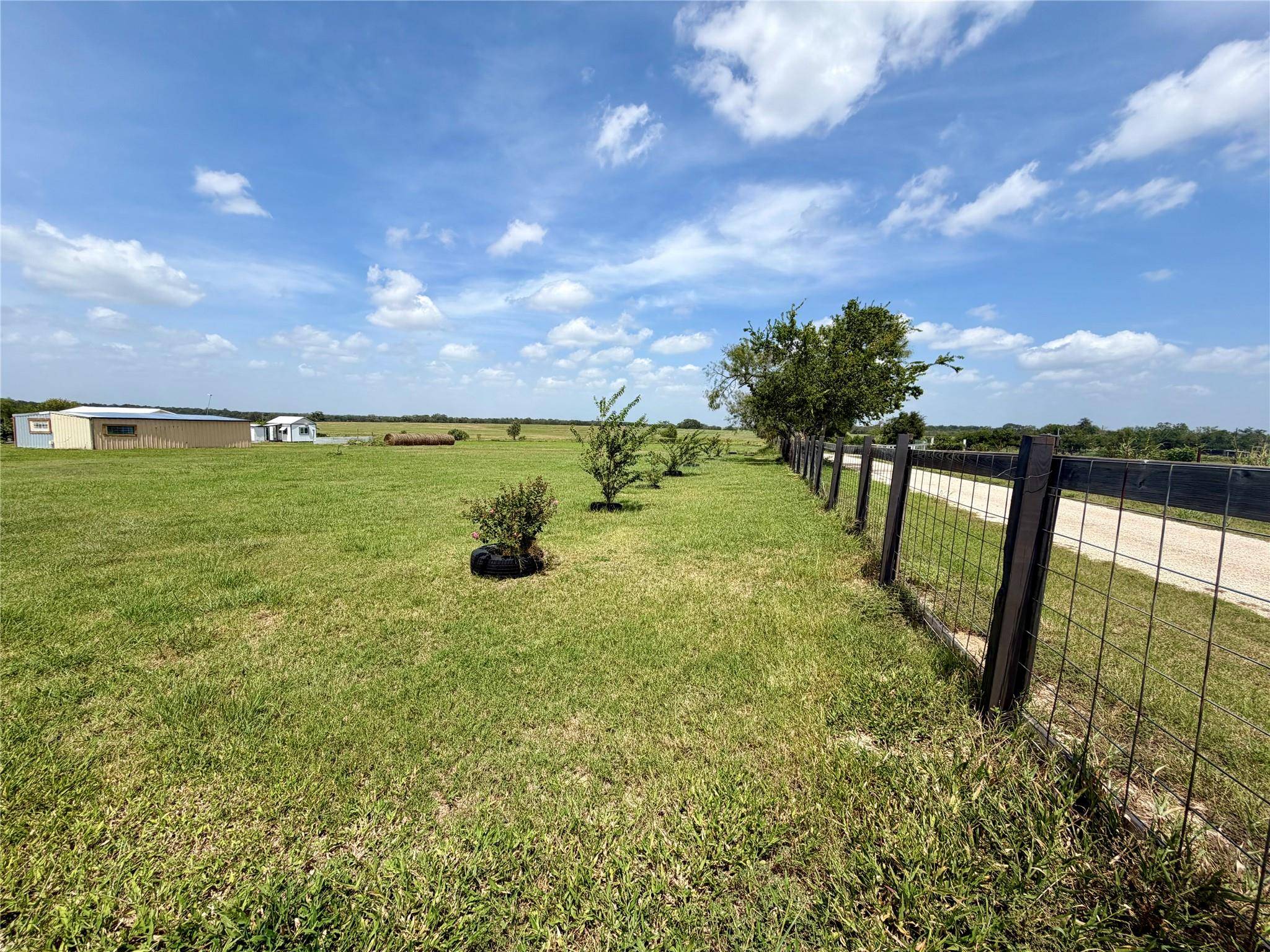 441 Molasses RD, Dale, TX 78616