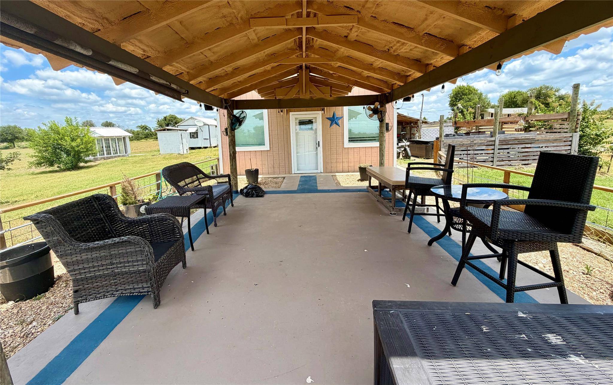 441 Molasses RD, Dale, TX 78616