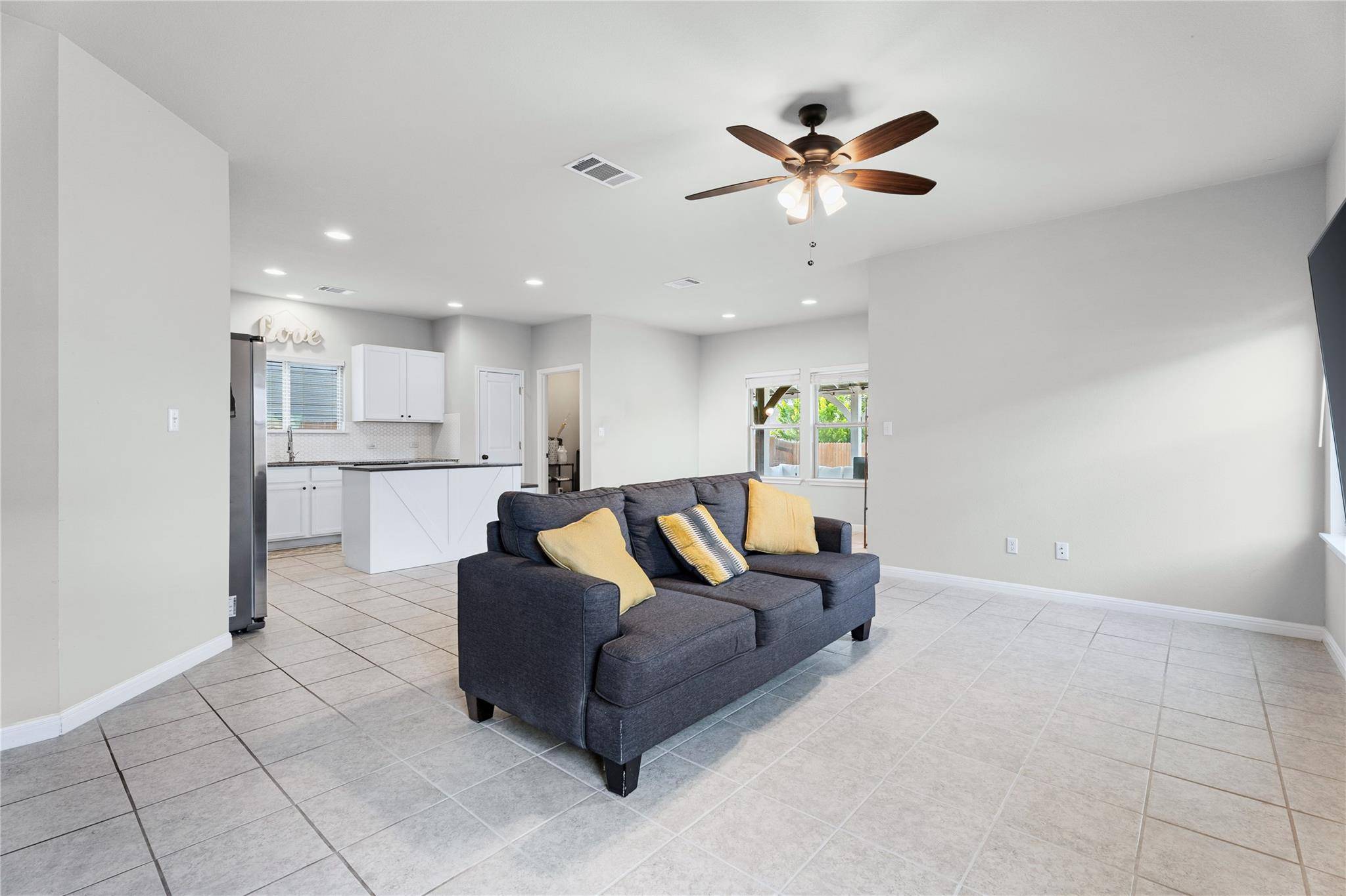 237 Driftwood LN, Bastrop, TX 78602