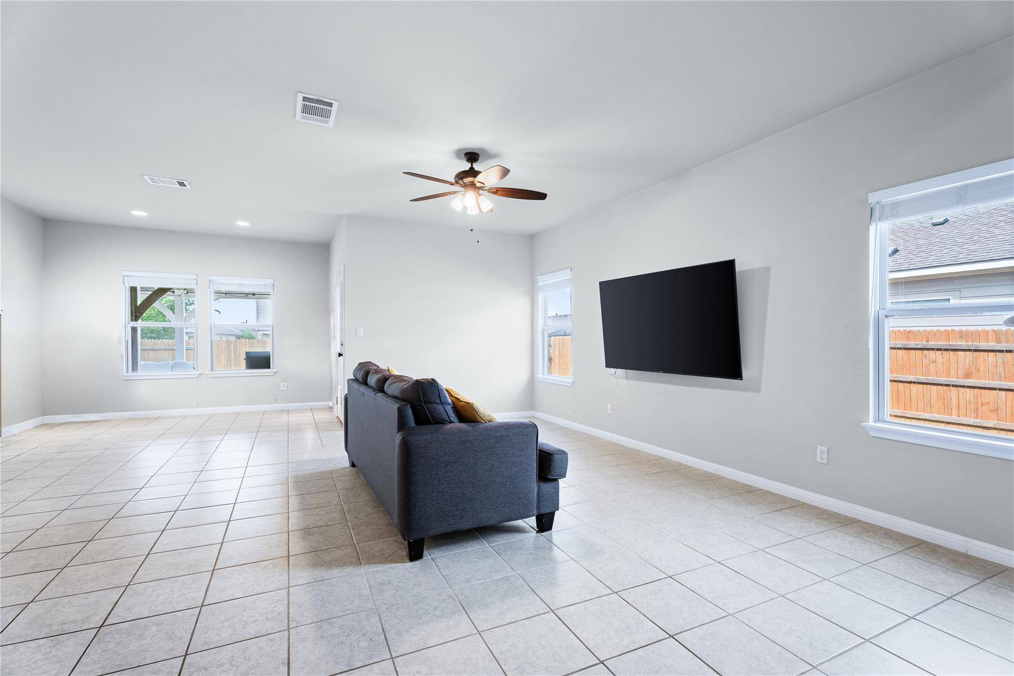 237 Driftwood LN, Bastrop, TX 78602
