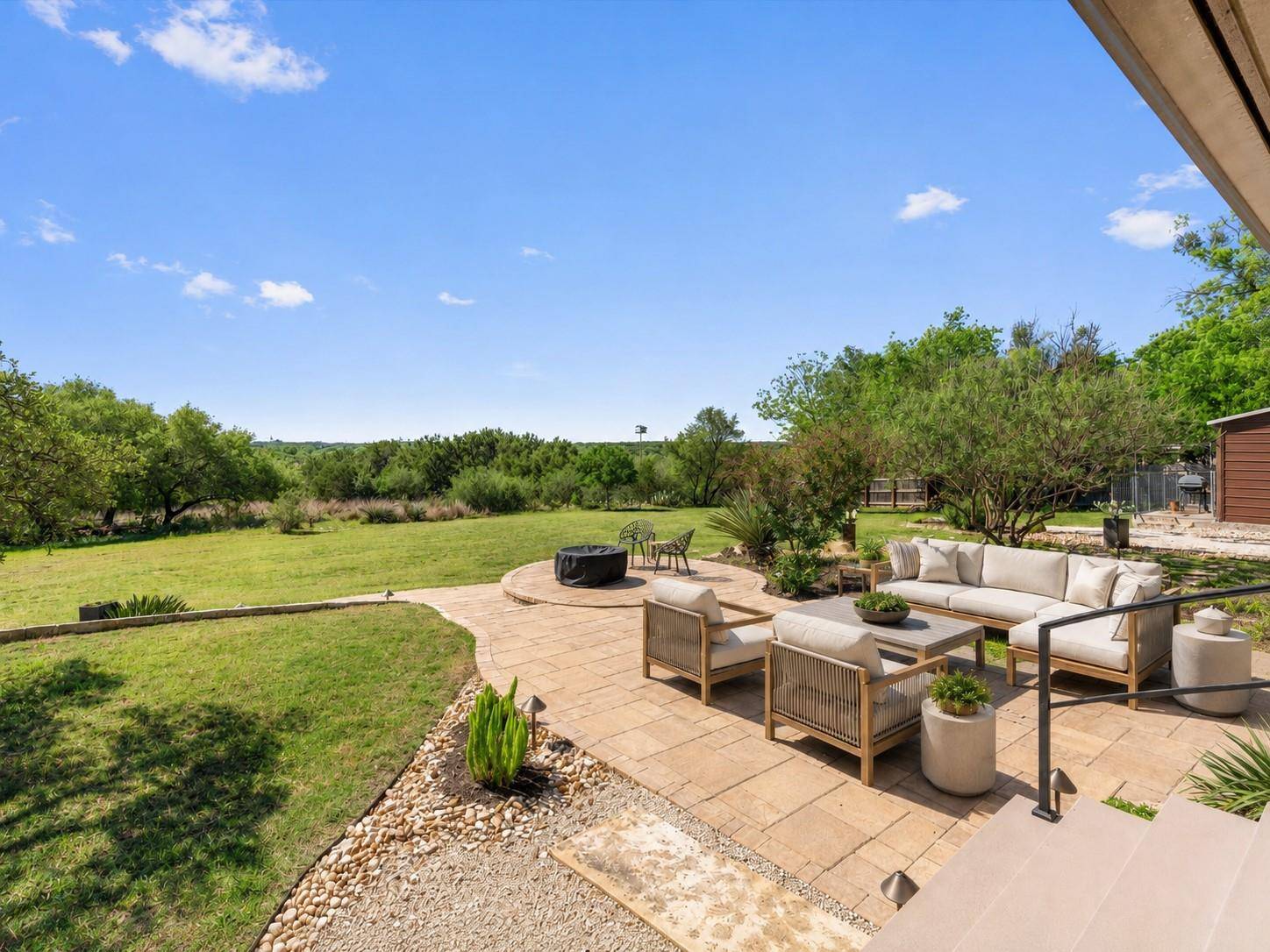 404 Skyline RD, Georgetown, TX 78628