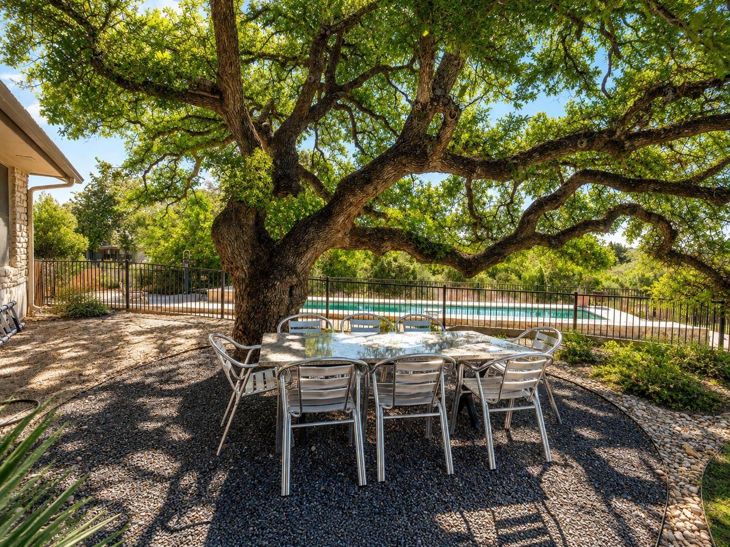 404 Skyline RD, Georgetown, TX 78628