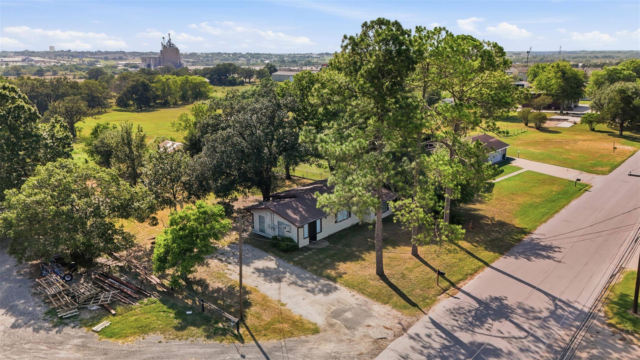 1603 Seydler ST, Gonzales, TX 78629