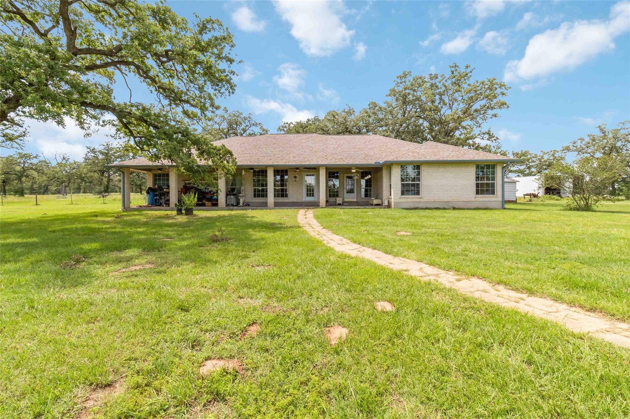 1208 Jeddo RD, Rosanky, TX 78953