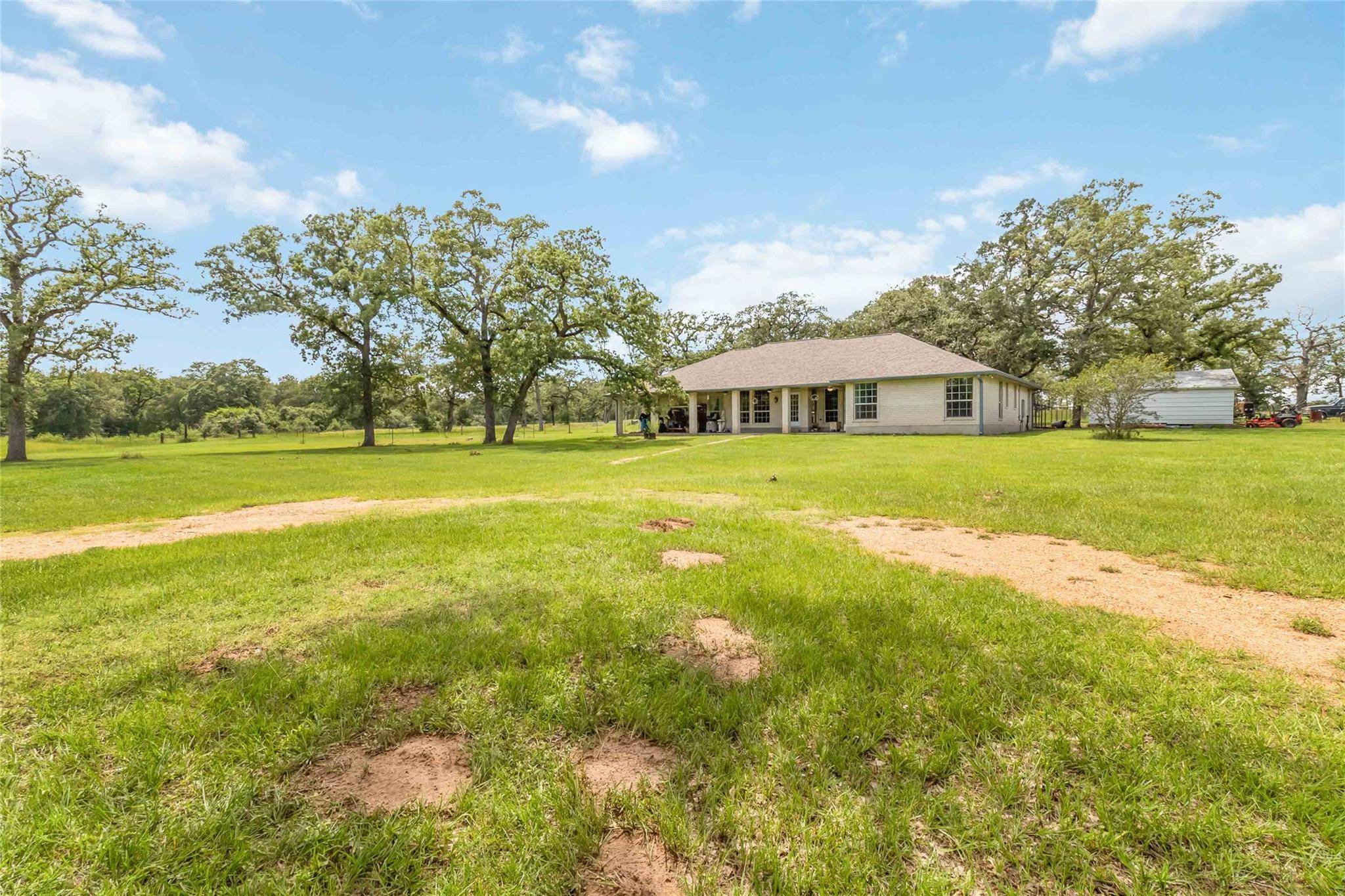 1208 Jeddo RD, Rosanky, TX 78953
