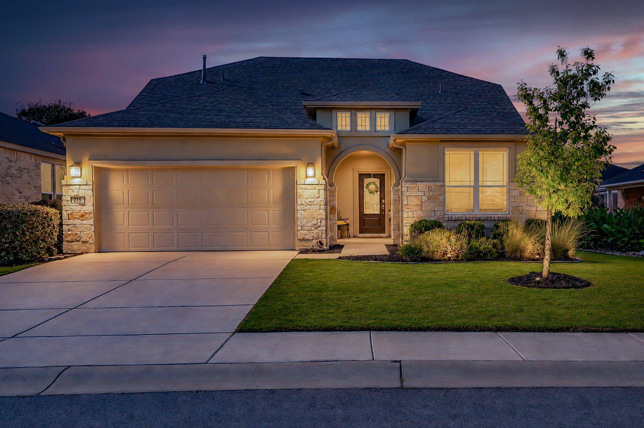 215 Hanging Star LN, Georgetown, TX 78633