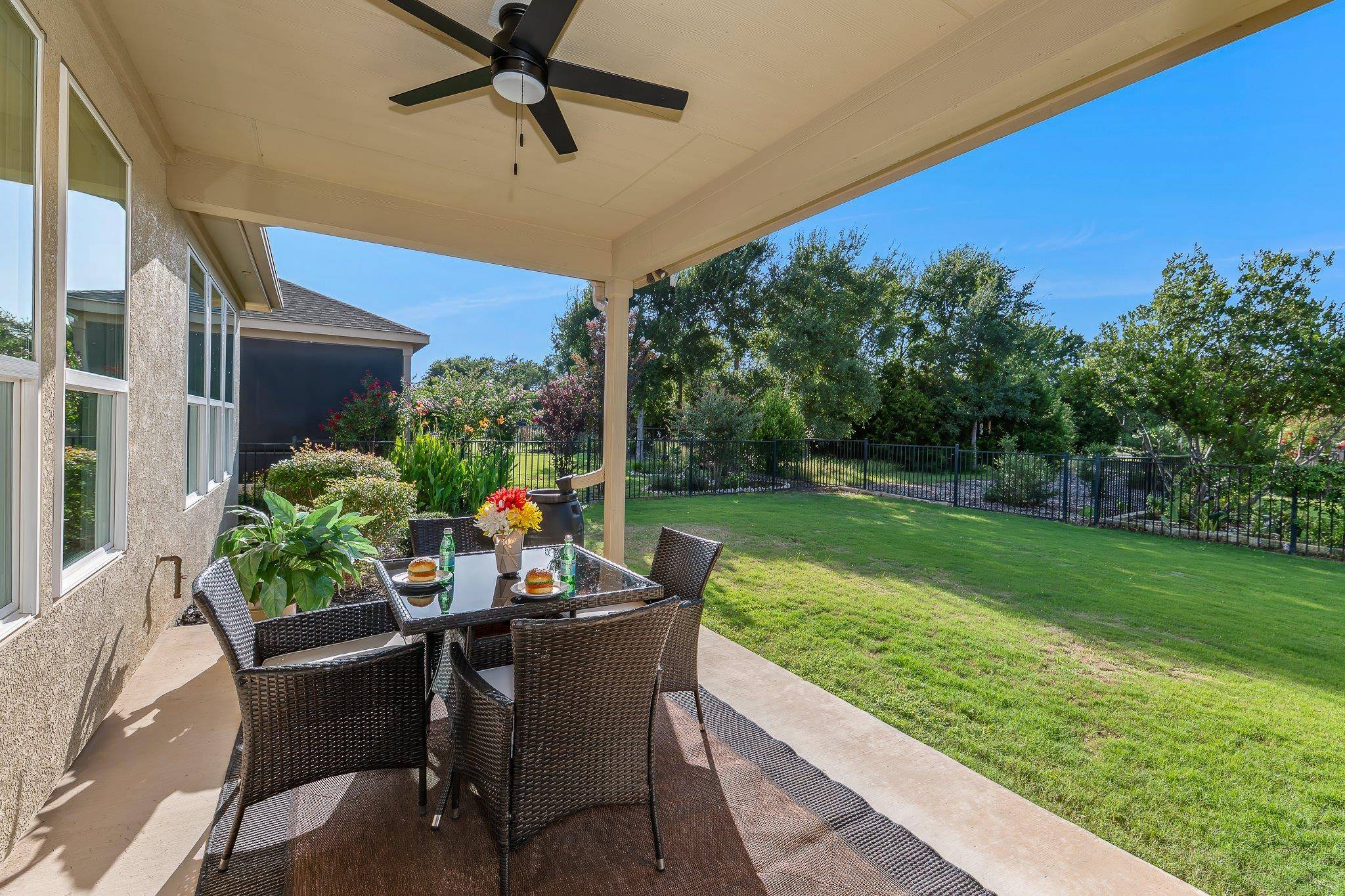 215 Hanging Star LN, Georgetown, TX 78633