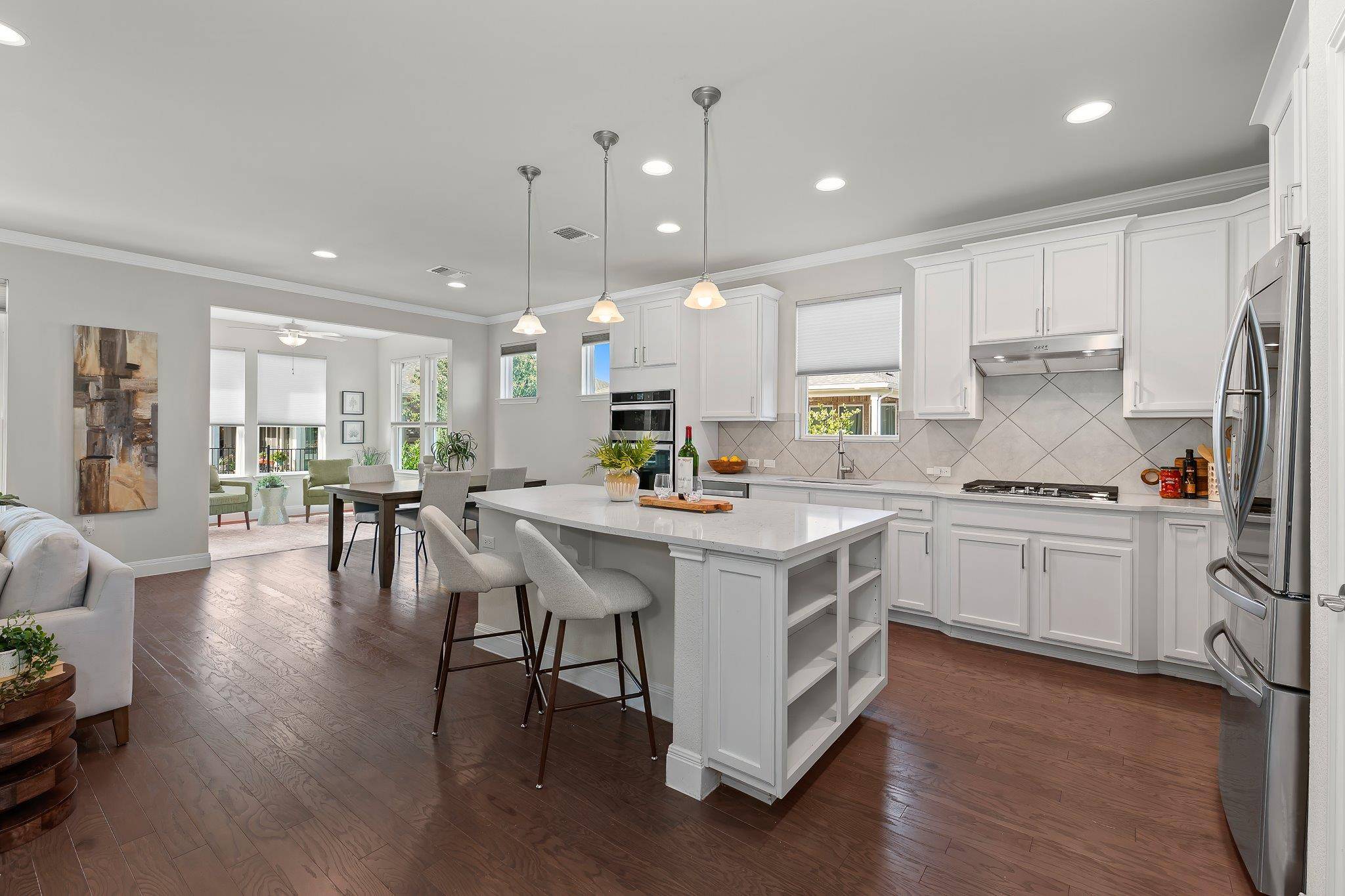 215 Hanging Star LN, Georgetown, TX 78633