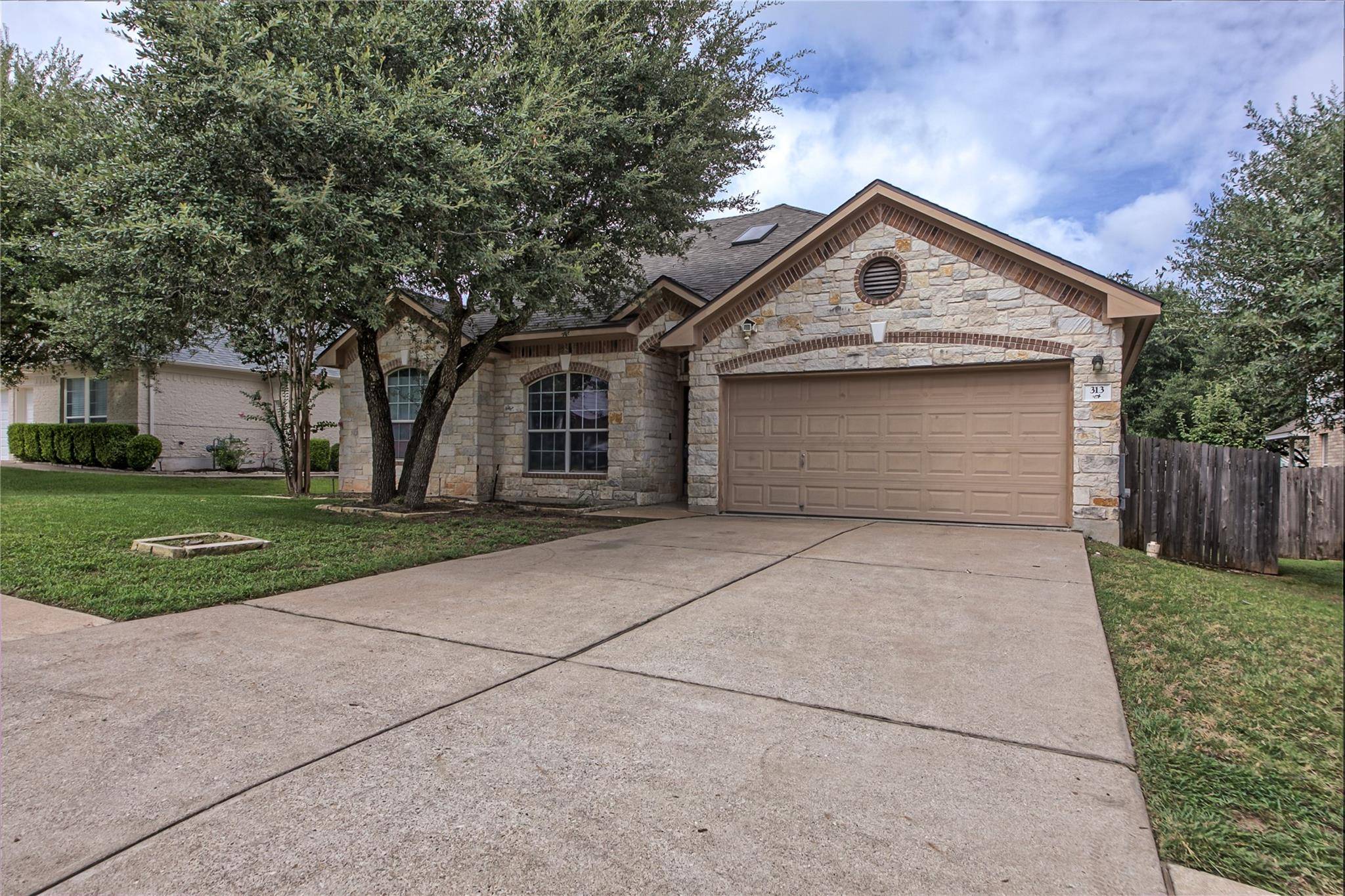 313 Olmos DR, Leander, TX 78641