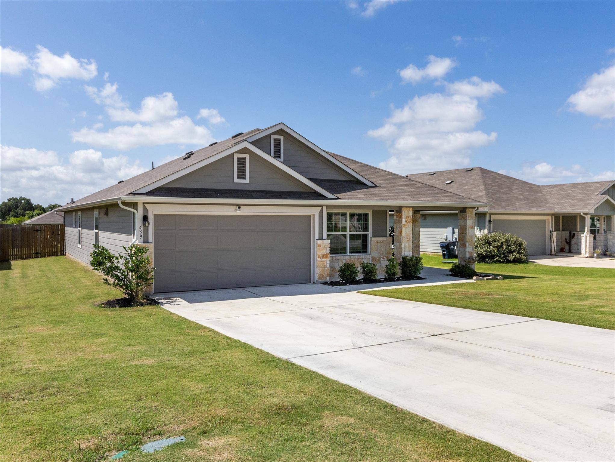 439 Hunter Loop LOOP, Bertram, TX 78605