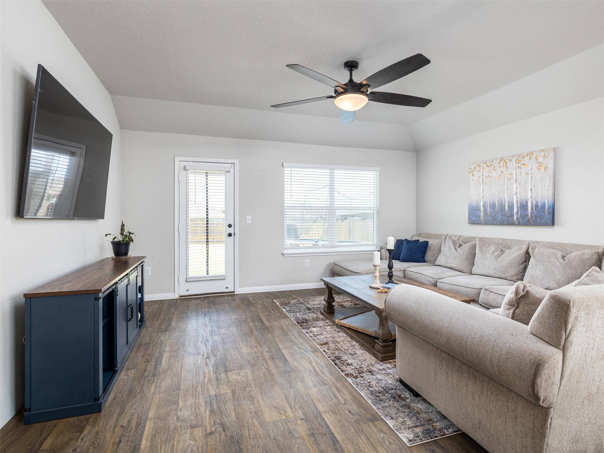 439 Hunter Loop LOOP, Bertram, TX 78605