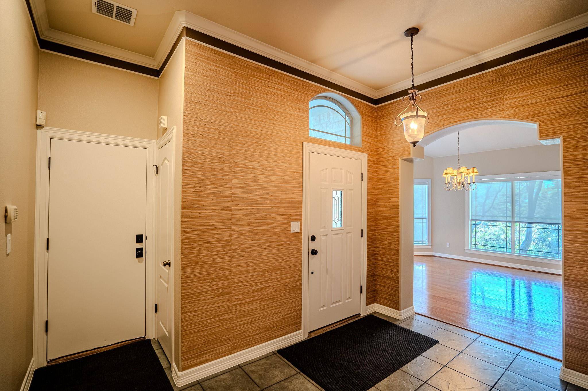 218 Hazeltine DR, Lakeway, TX 78734
