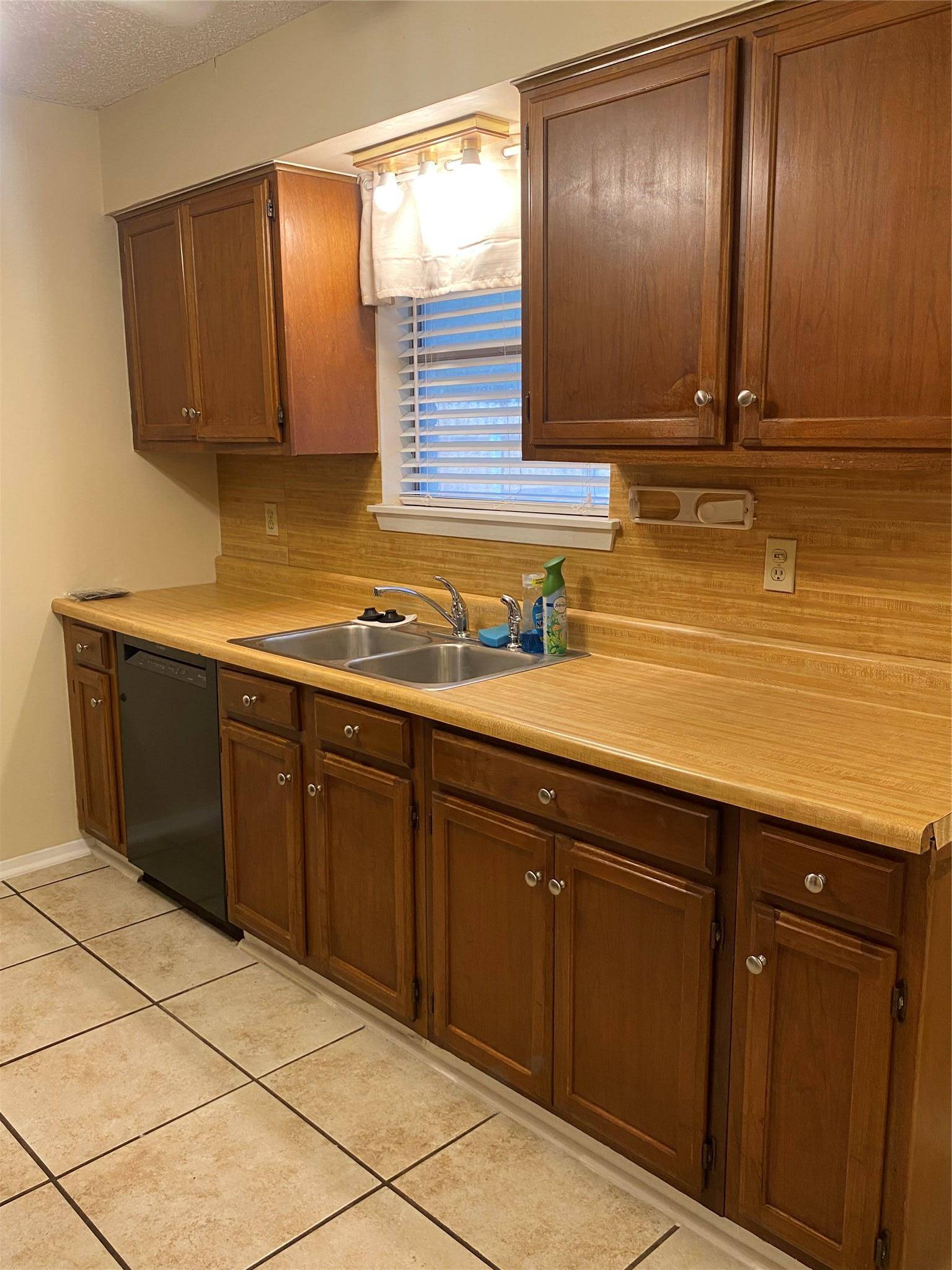 1806 Sierra DR, Brownwood, TX 76801
