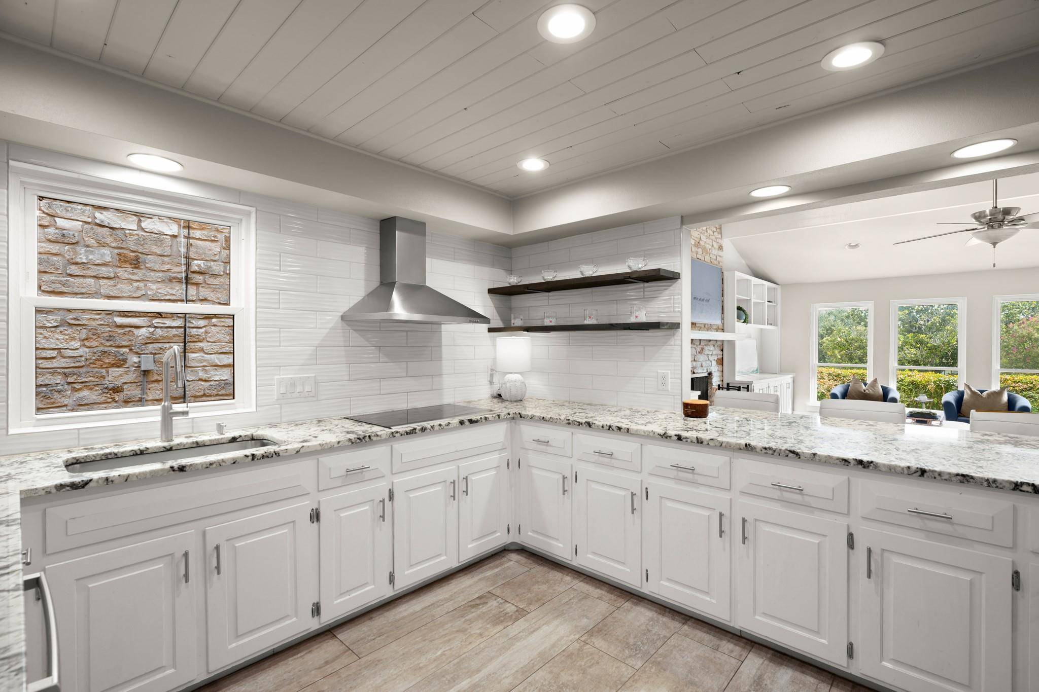 209 Crescent BLF, Lakeway, TX 78734