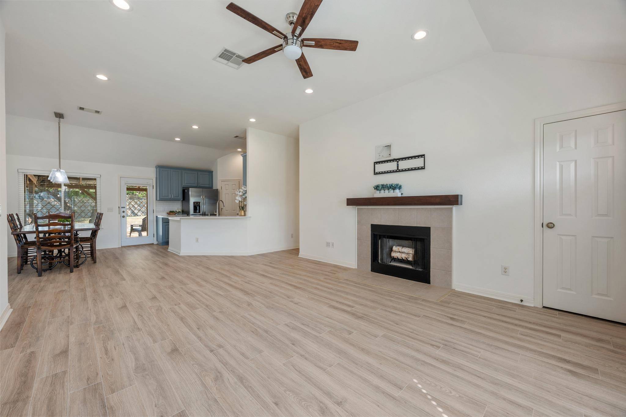 10114 Janet LOOP, Dripping Springs, TX 78620