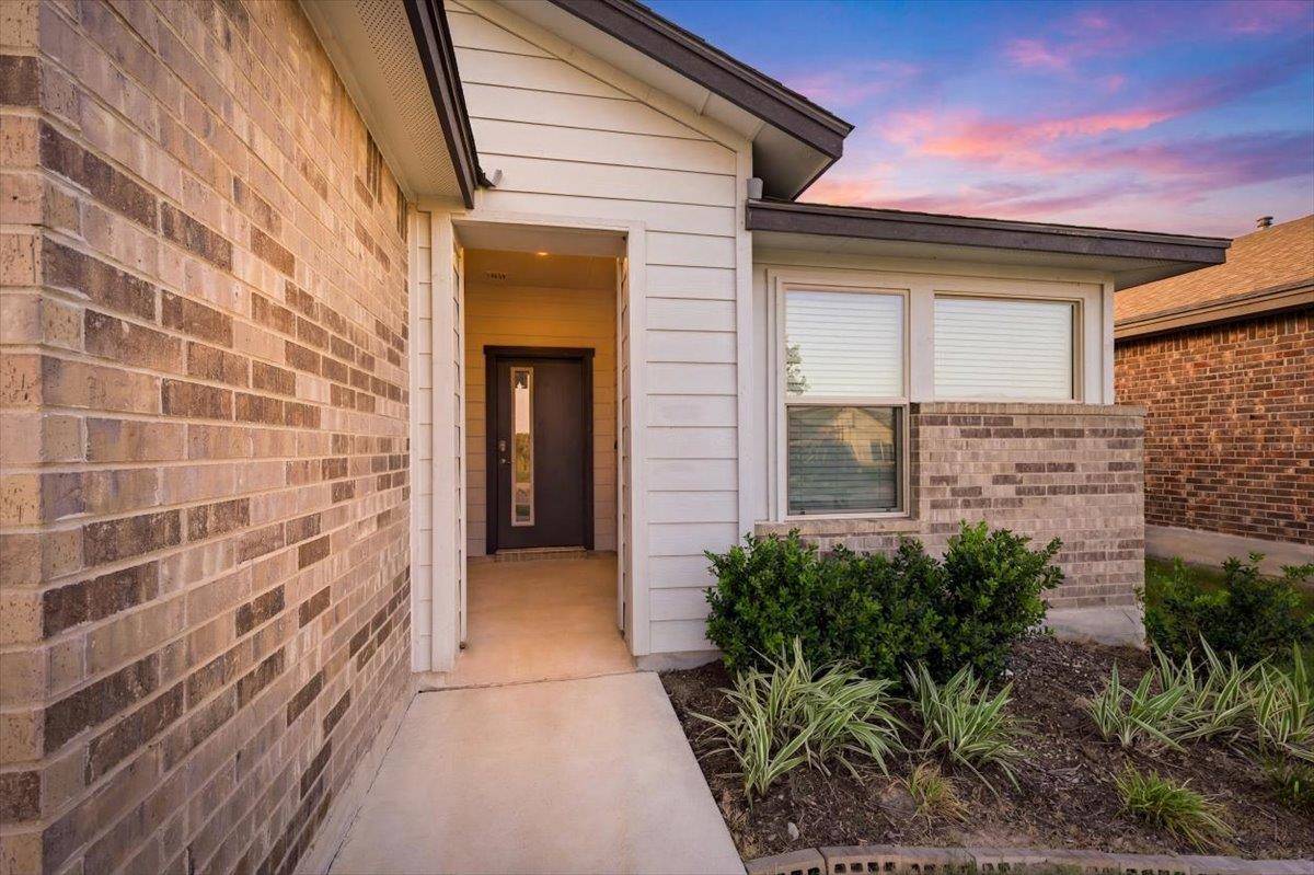 1145 Tipton ST, Georgetown, TX 78633