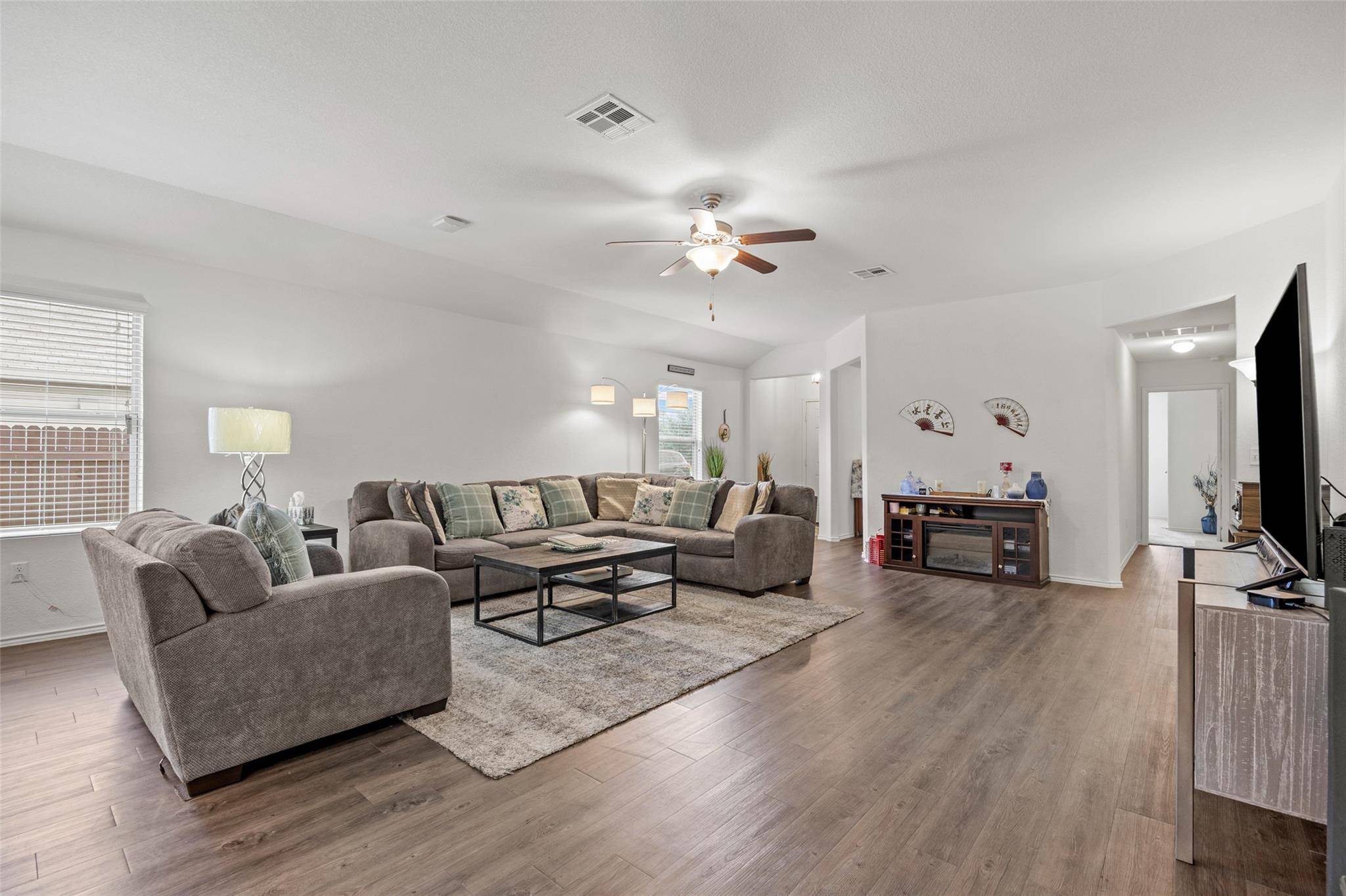 196 Jackson Blue LN, Kyle, TX 78640