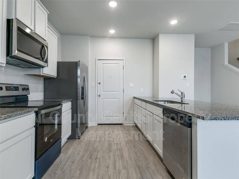 605 W South ST N #82, Leander, TX 78641