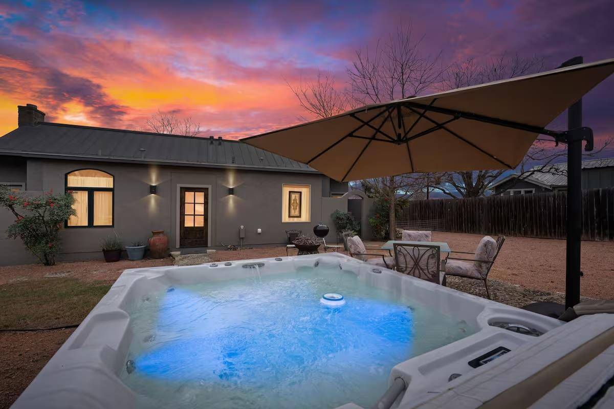 406 Cross Mountain DR, Fredericksburg, TX 78624