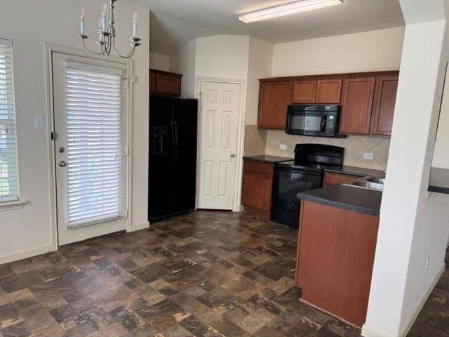 173 Cazador DR, San Marcos, TX 78666