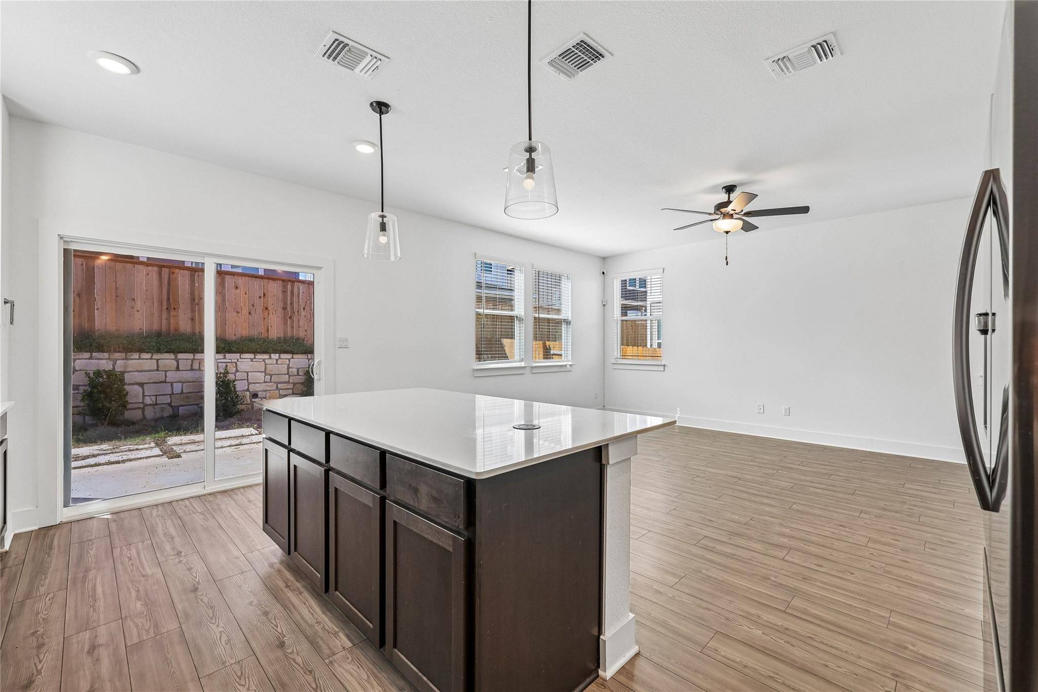 155 Sycamore Pines LN, Kyle, TX 78640