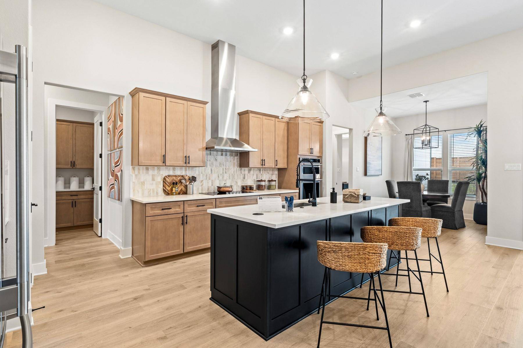 313 E Luna Blue LN, Jarrell, TX 76537