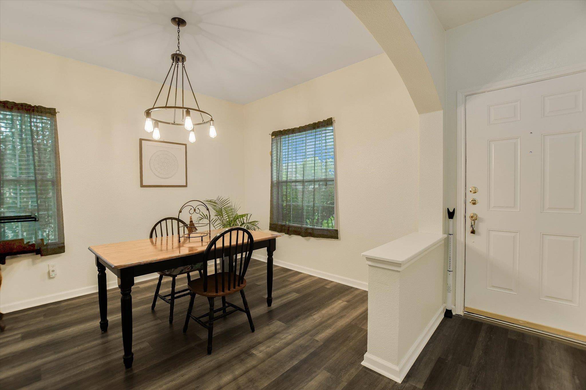 129 Almquist ST, Hutto, TX 78634