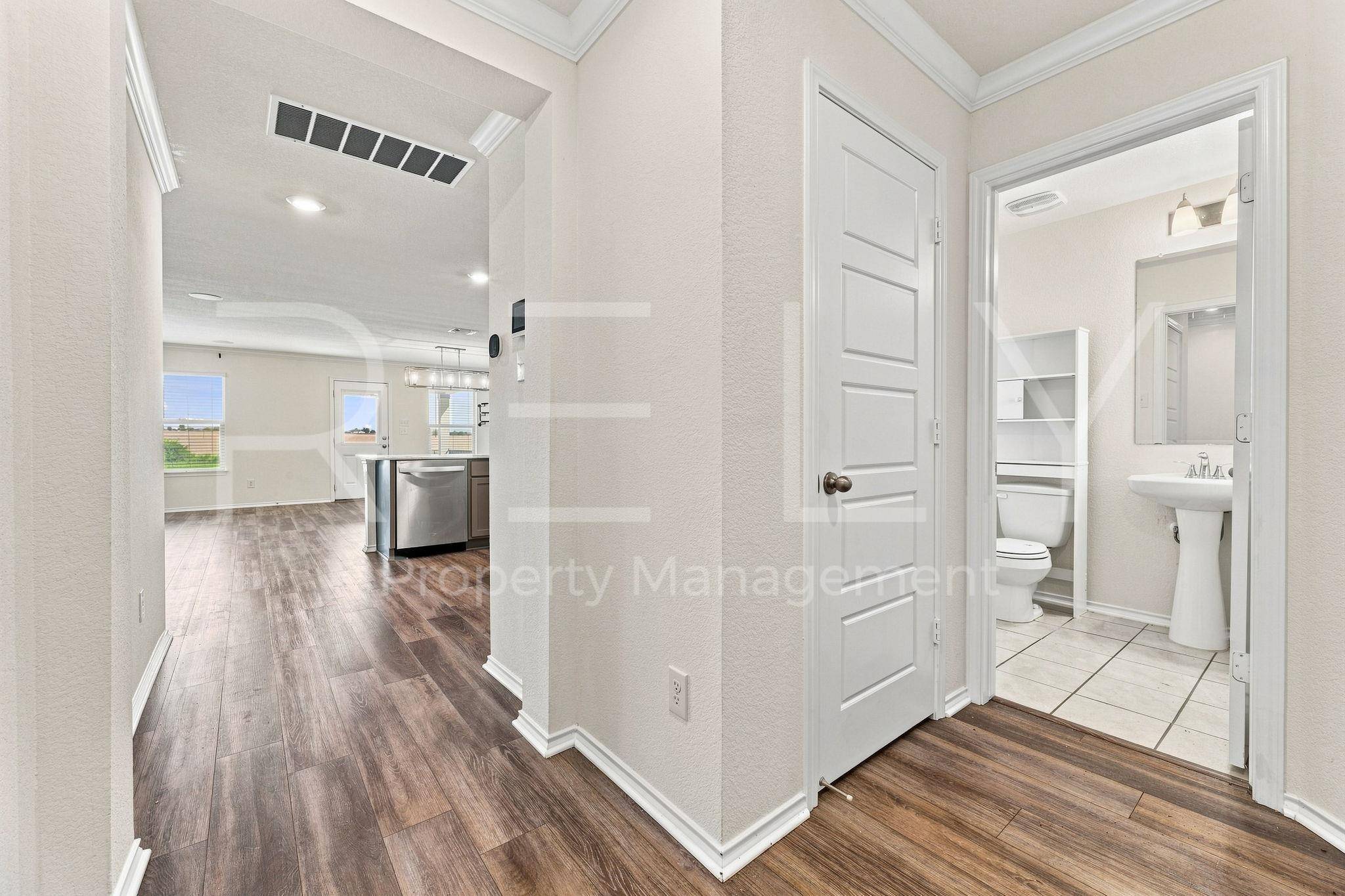 521 Colonel McNally CV, Jarrell, TX 76537