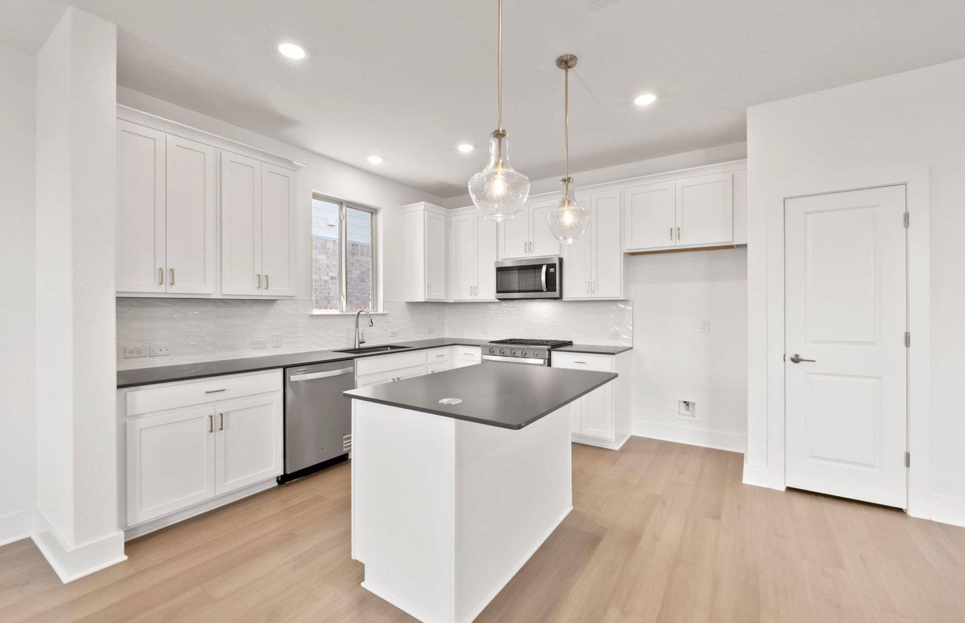 481 Bristlecone BND, Liberty Hill, TX 78642