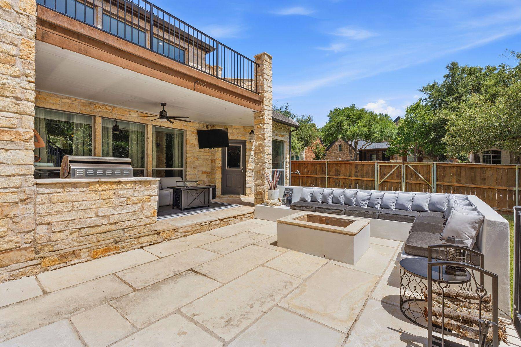 2700 Lothian DR, Cedar Park, TX 78613