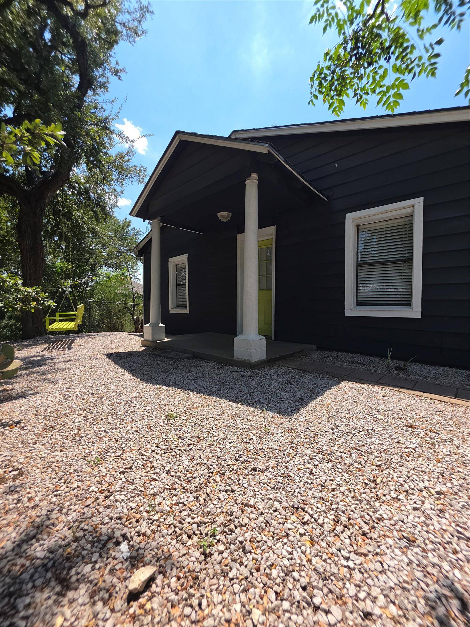 1166 Ridgeway DR, Austin, TX 78702