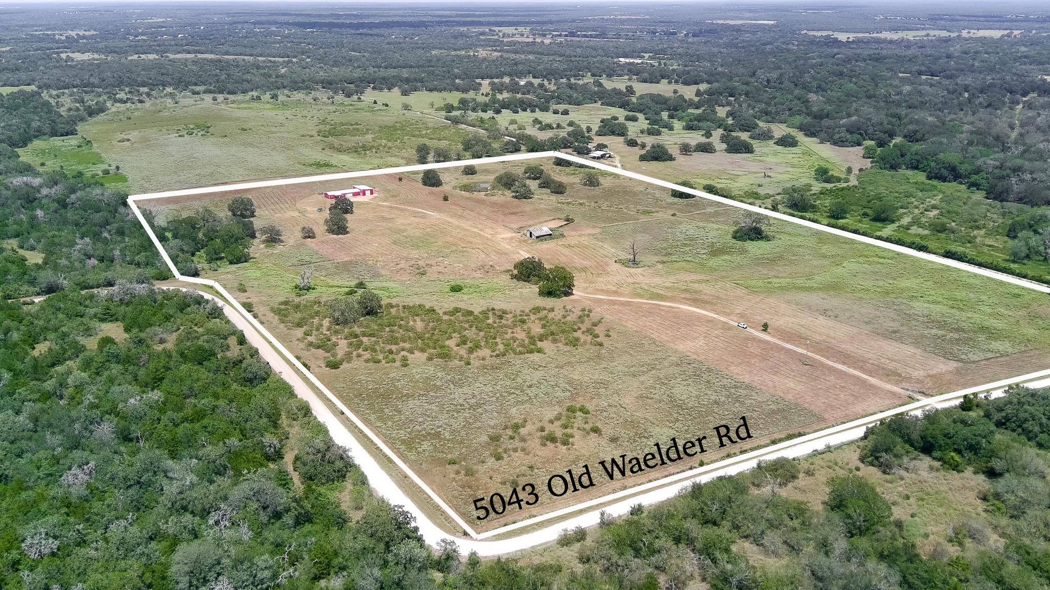 5043 Old Waelder RD, Flatonia, TX 78941