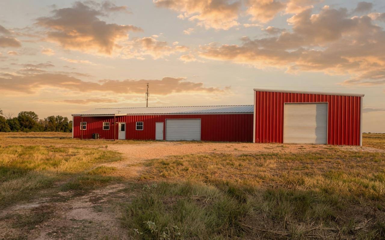 5043 Old Waelder RD, Flatonia, TX 78941