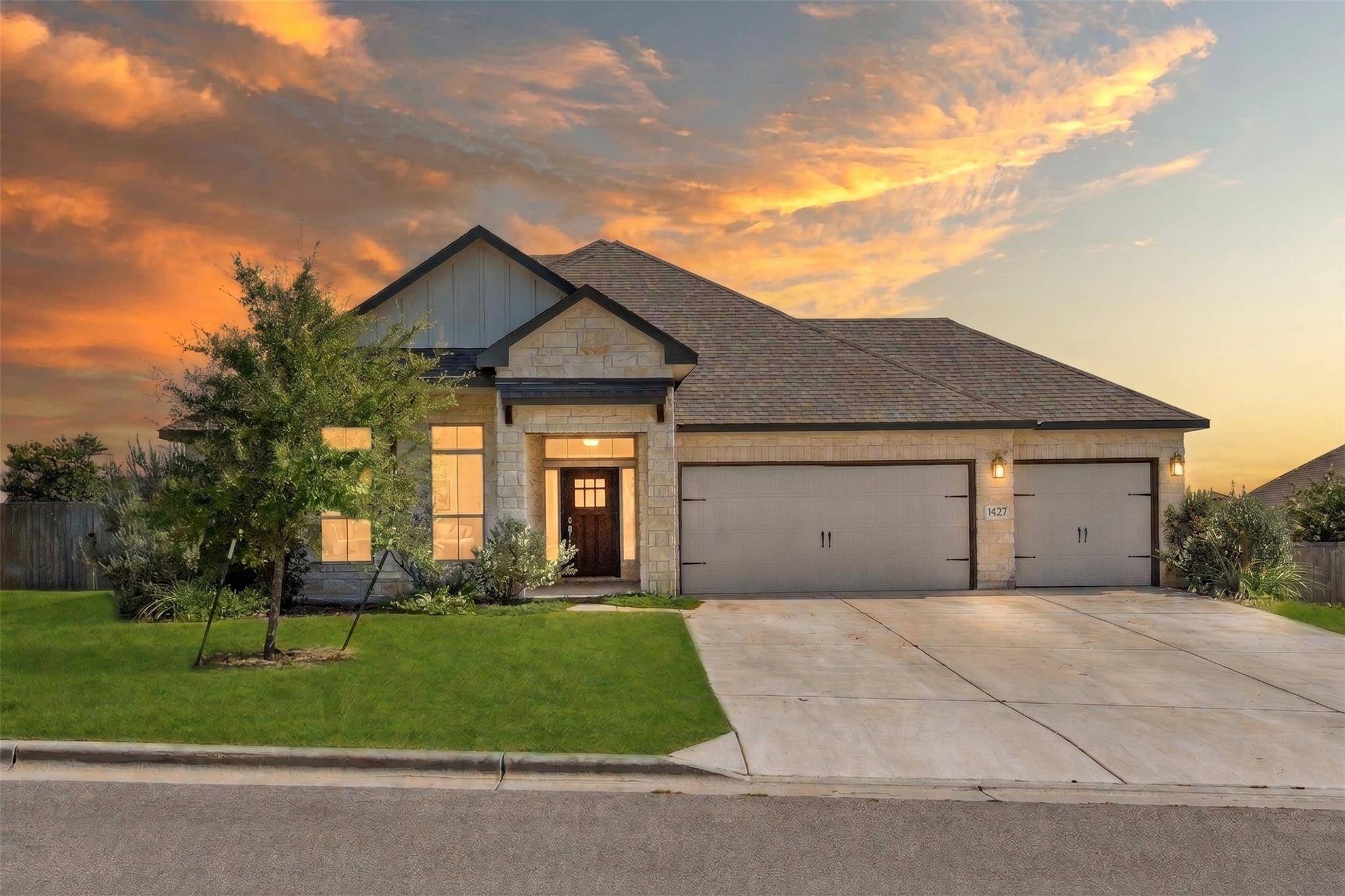 1527 Mountain Crest CV, Salado, TX 76571