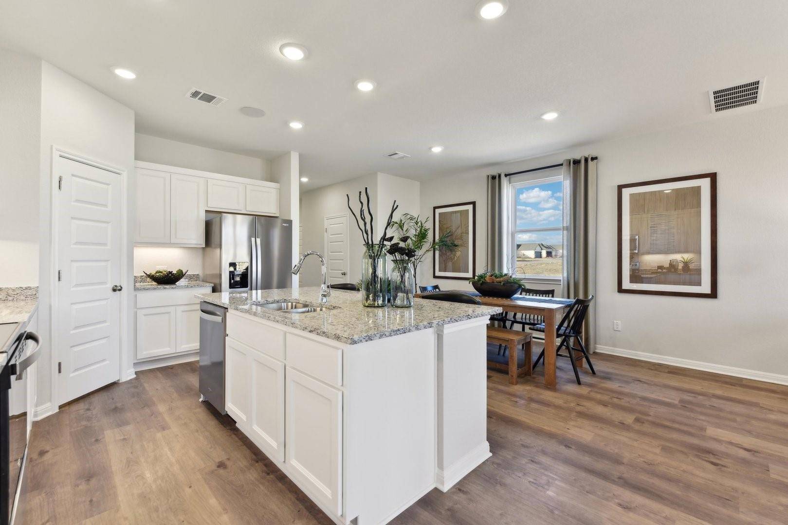 208 Firefox WAY, Jarrell, TX 76537