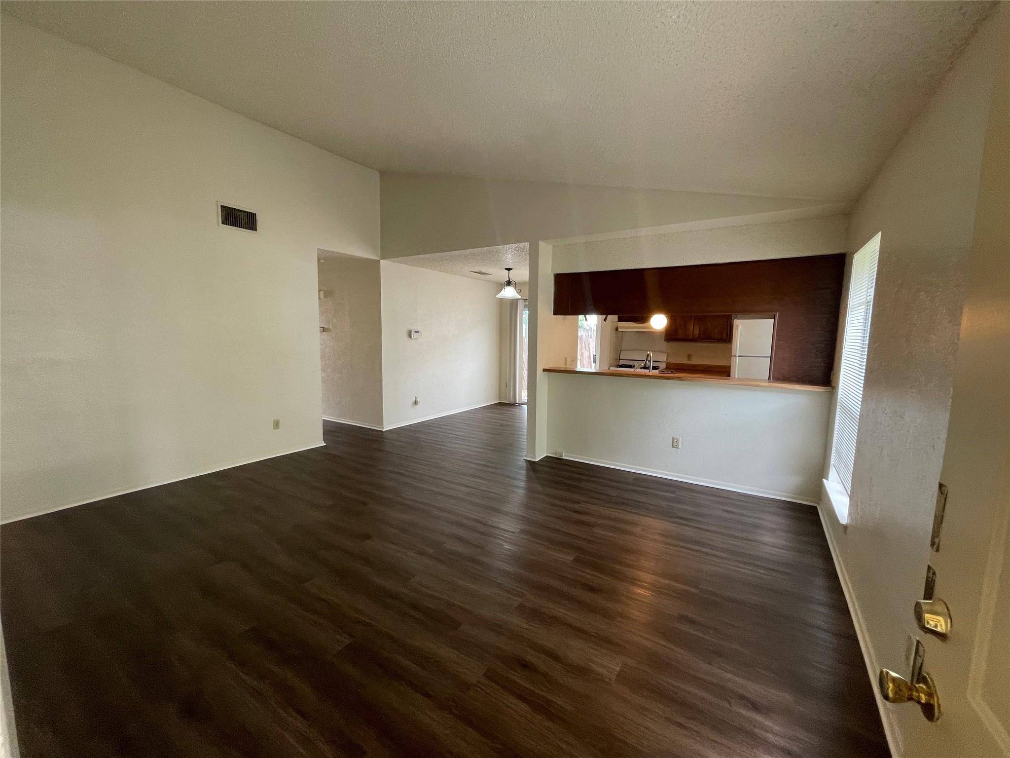7603 Woodstone CV #B, Austin, TX 78749