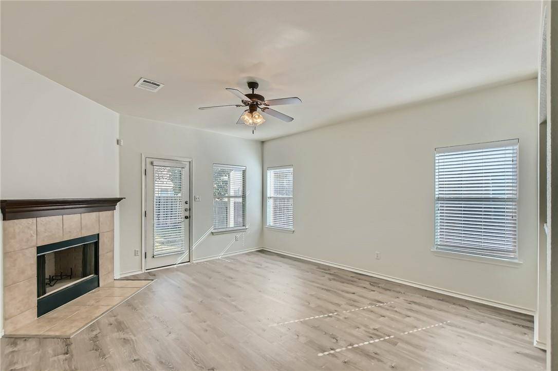 271 Housefinch LOOP, Leander, TX 78641