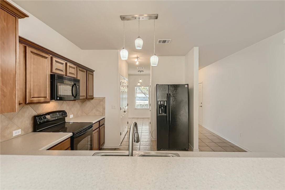 271 Housefinch LOOP, Leander, TX 78641