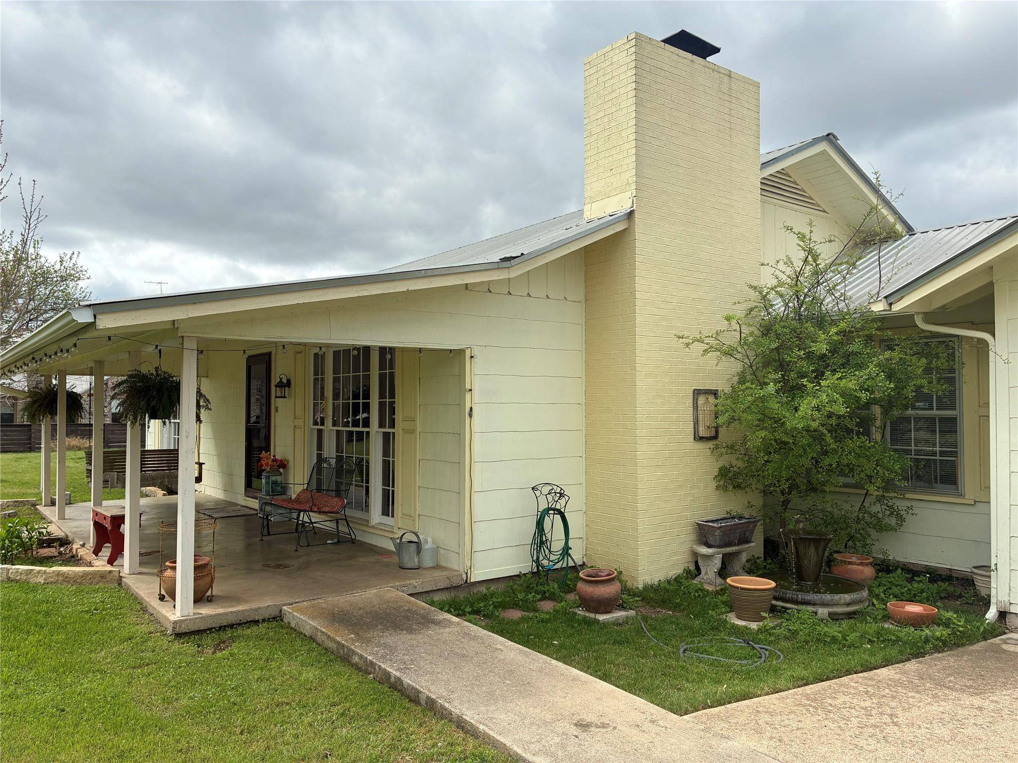 408 S Porter ST, Lampasas, TX 76550