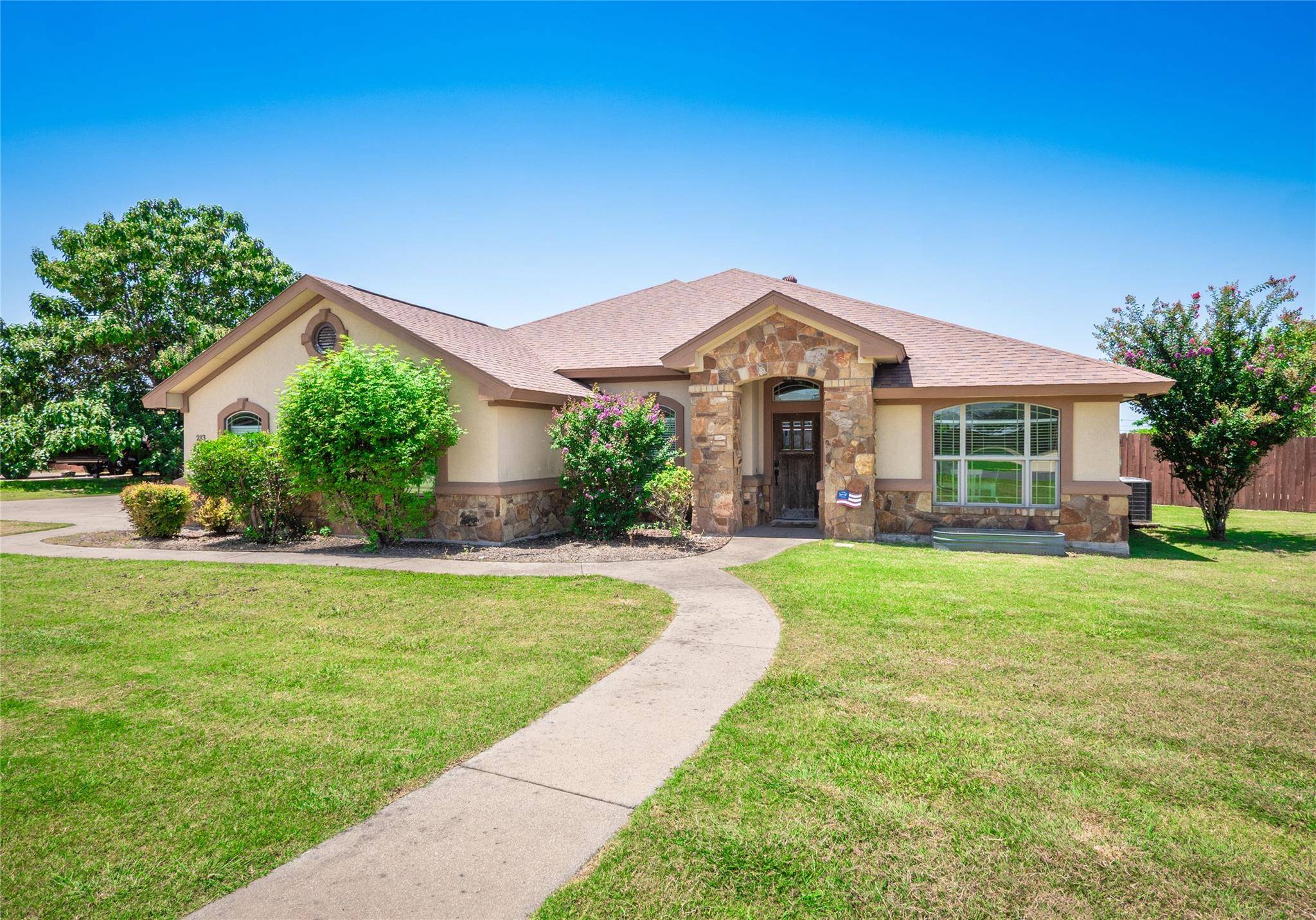 213 Sarahs LN, Liberty Hill, TX 78642