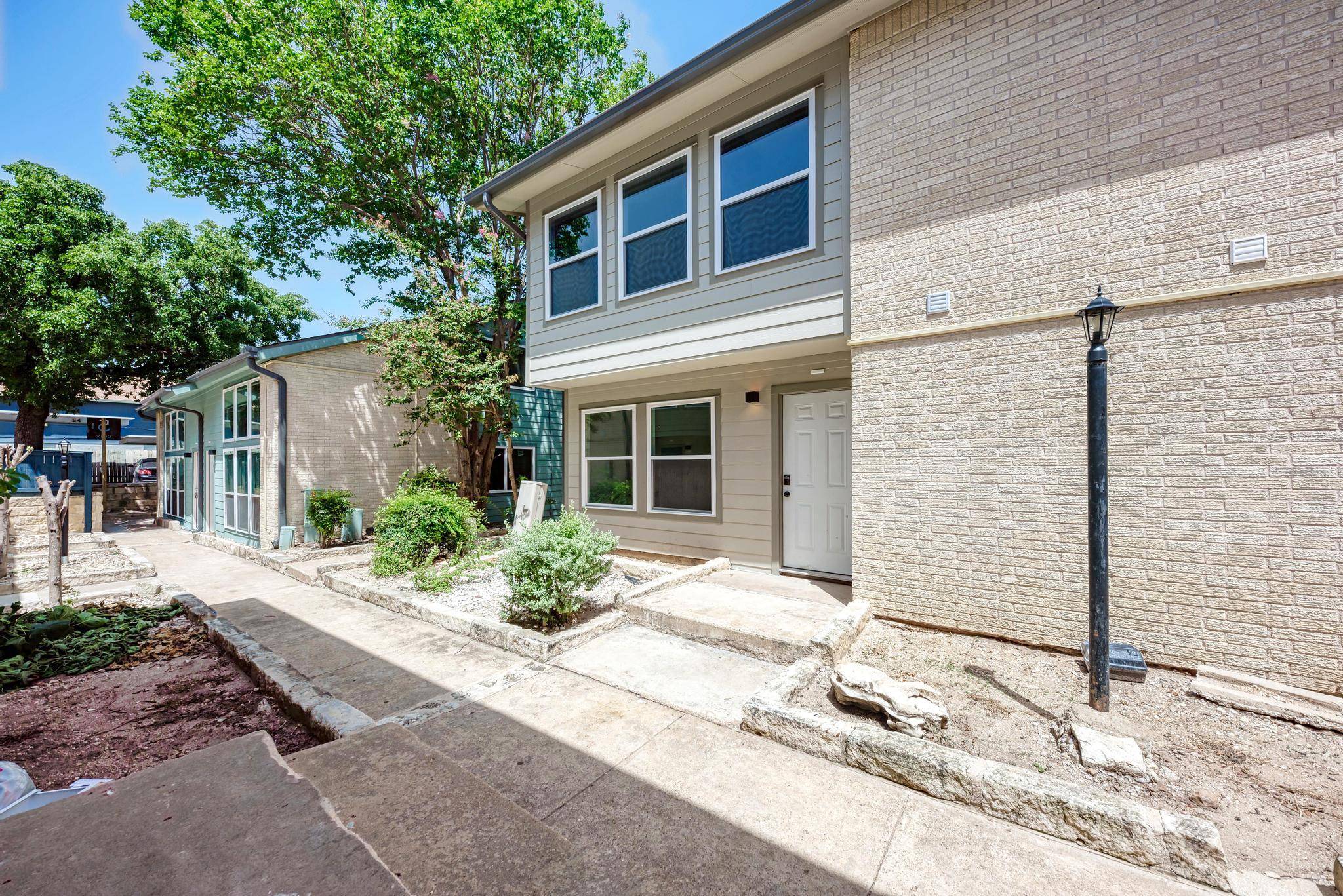 2124 Burton DR #136, Austin, TX 78741