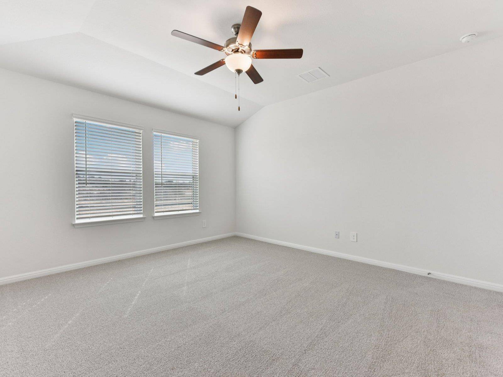 144 Sleep HOLW, Jarrell, TX 76537