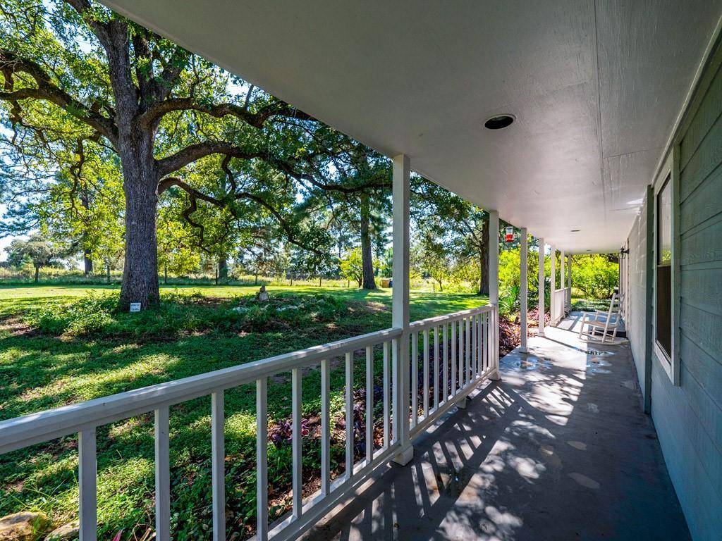 836 Cottle Town RD, Smithville, TX 78957